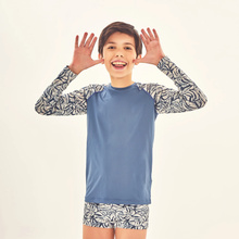 Laad de afbeelding in de Gallery-viewer, Rash Guard Kids Costela Aco Off White UPF50+
