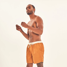 Laad de afbeelding in de Gallery-viewer, Shorts Boxer Ocre UPF50+
